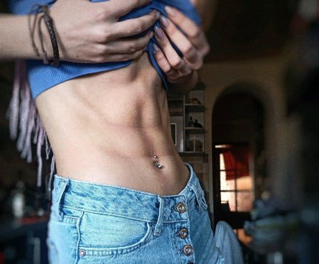 Женский пресс с кубиками