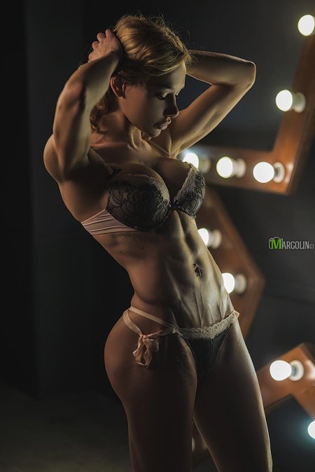 Сексуальная фитоняшка