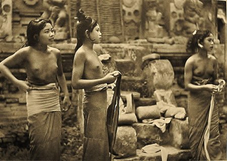 Голые женщины индонезии