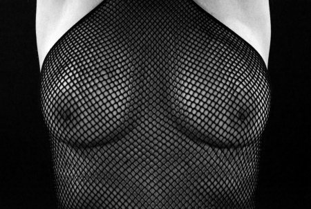 Голая в сеточку черно-белое