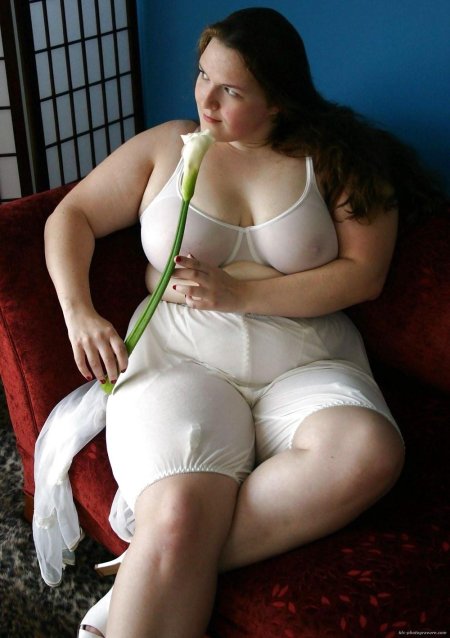Голые толстушки в панталонах