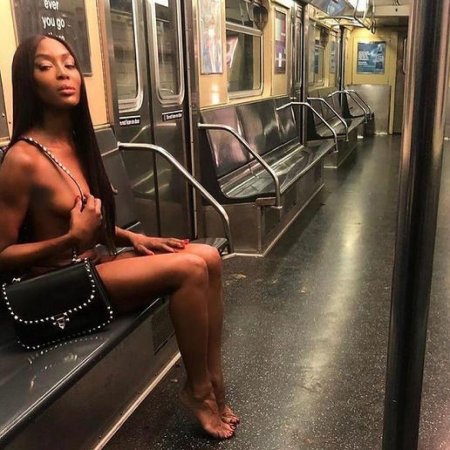 Наоми кэмпбелл в метро фотосессия