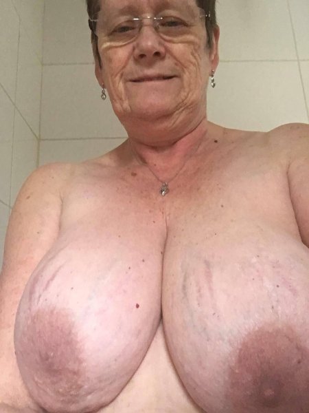 Огромные сиськи бабушек