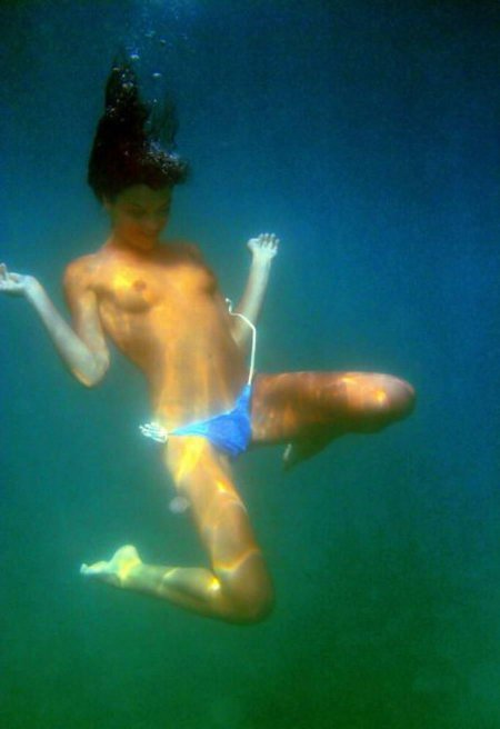 Подводное эротическое шоу