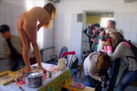 Голые девчонки из интерната