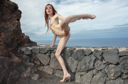 Рыжая эксгибиционистка