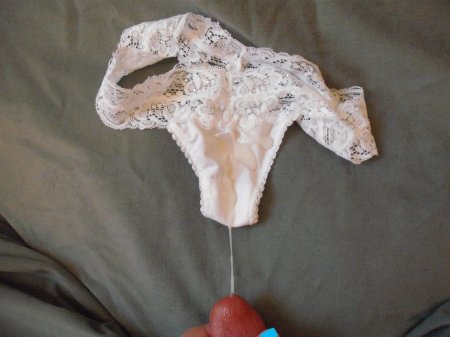 Белые стринги