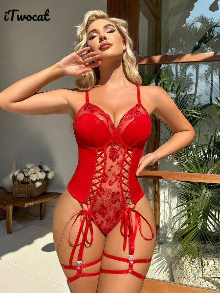 Сексуальный комплект нижнего белья красный