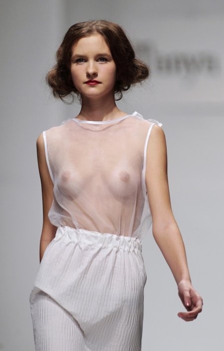 Прозрачная одежда ню