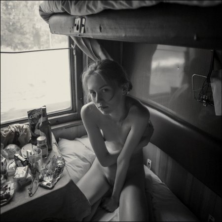 В поезде ню