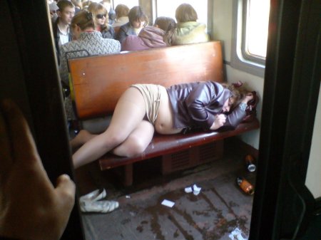Пьяные женщины в поезде