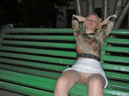 Под юбкой у взрослых женщин