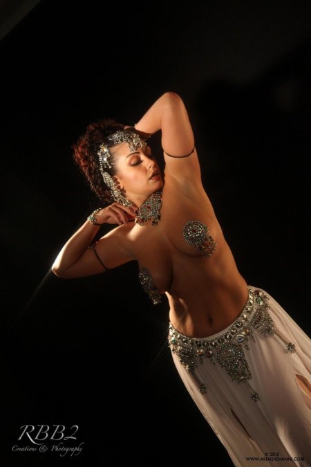 Эротический танец живота