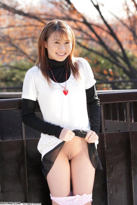 Японские девушки без трусиков