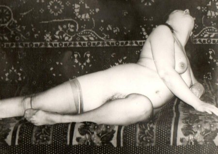 Голая советская женщина