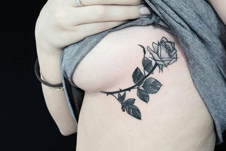 Тату для девушек под грудью