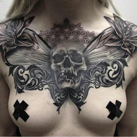 Тату на грудине женские