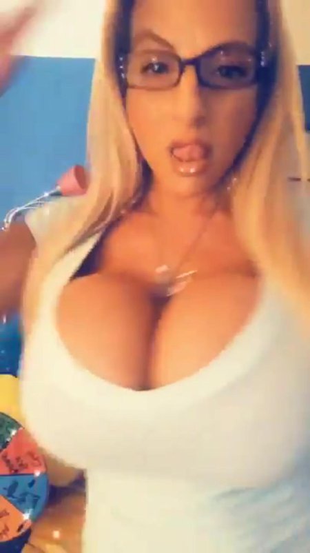 Taylor stevens большая грудьxxx