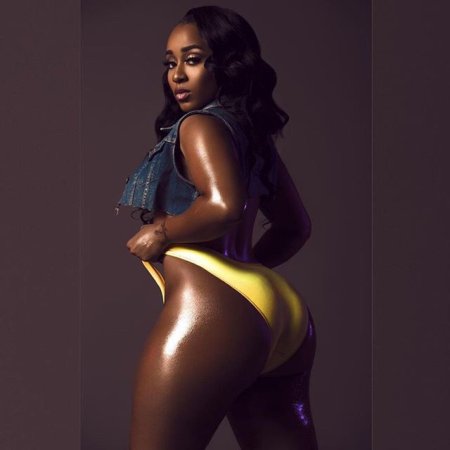 Негритянка с большой попой