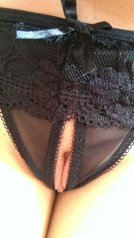 Женские трусики с дырочкой