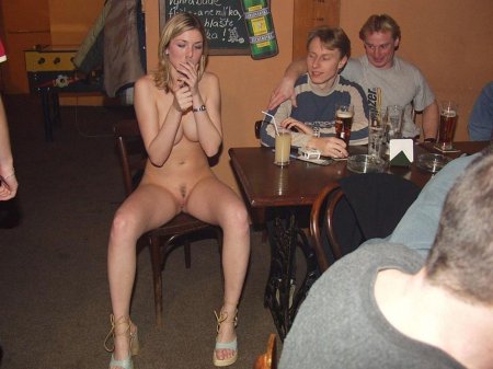 Голые волосатые официантки