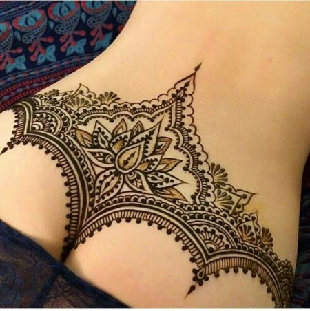 Мехенди на теле
