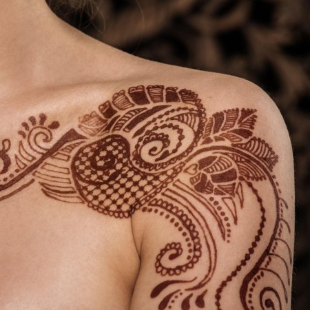 Мехенди на теле