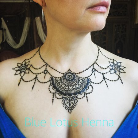 Мехенди на ключице для девушек