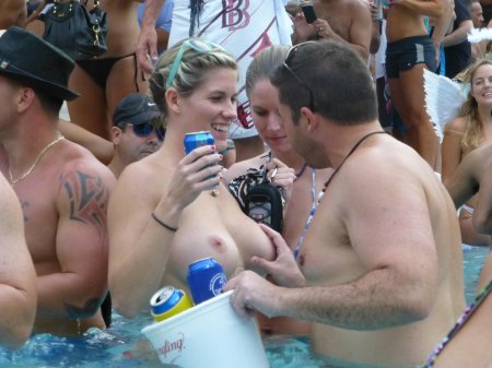 Большая сиська порно