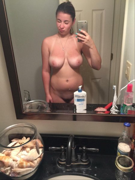 Селфи зрелых в ванной частное