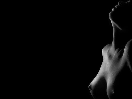 Красивое черно белое ню