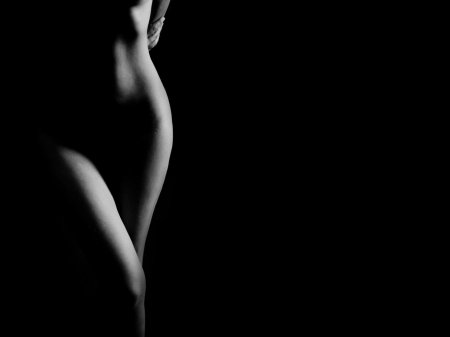 Силуэт голой женщины
