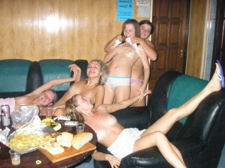 Девишник в сауне