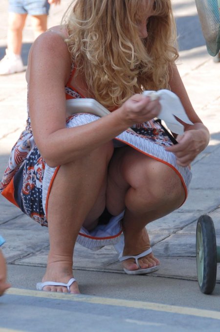 Случайно засветила трусики