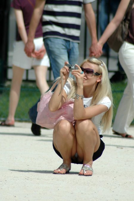 Девушка засветила трусики