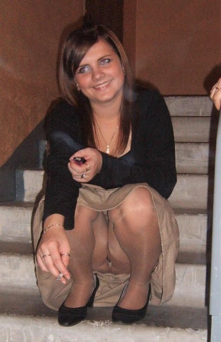 Засветы девушек под юбкой