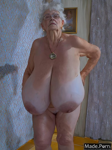 Старухи с огромными грудями karola