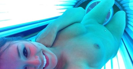 Эротические селфи девушек в солярии