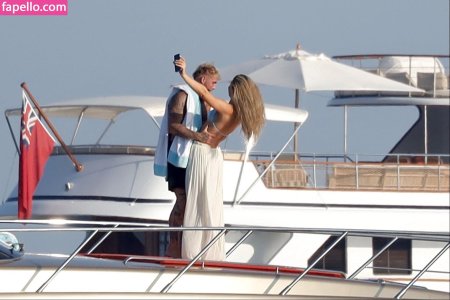 Обнаженные знаменитости