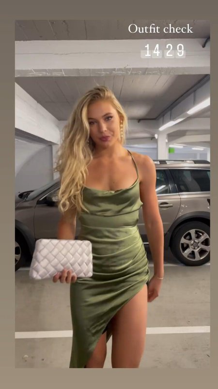 Атласное платье