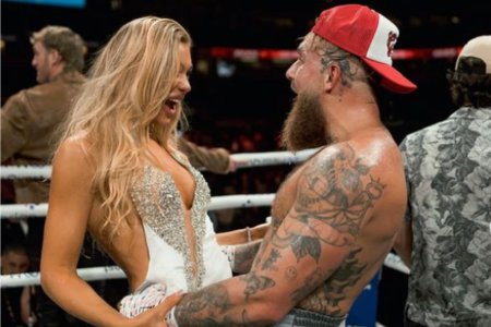 Девушка боец