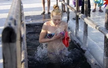 Прорубь крещение