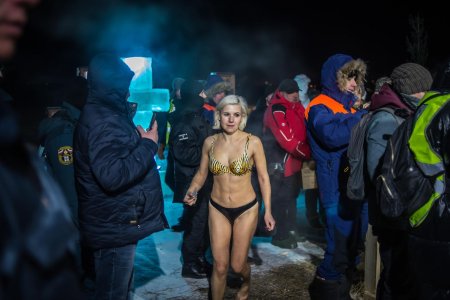 Крещенские купания женщин