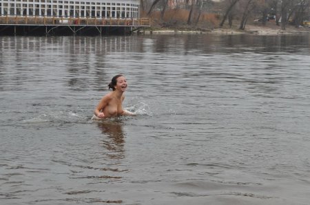 Купание зимой