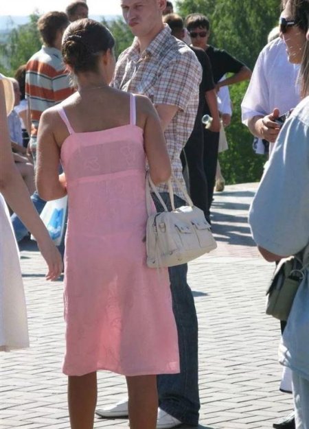 Просвечивающее летнее платье