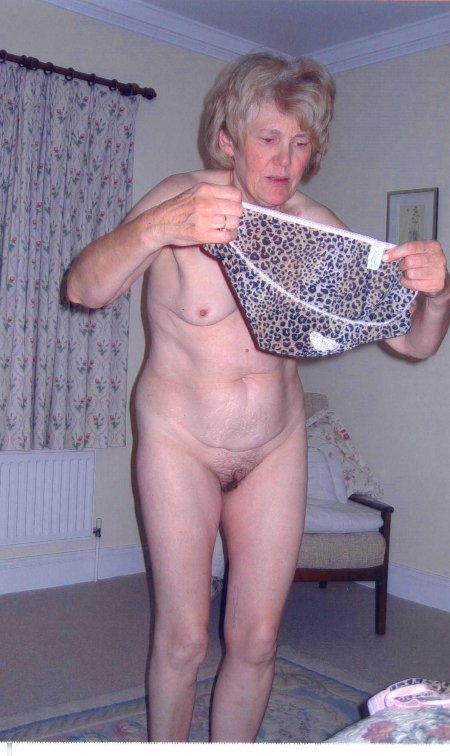 Зрелая тетка