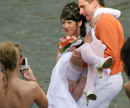 Невеста без трусов на свадьбе