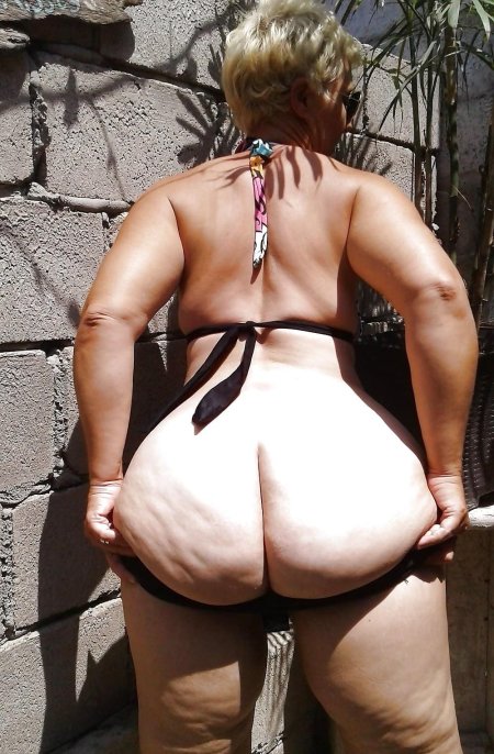 Большие попы пожилых женщин