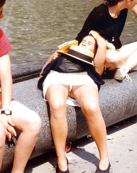 Засвет под юбкой