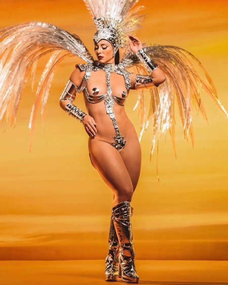 Бразильский карнавал голые